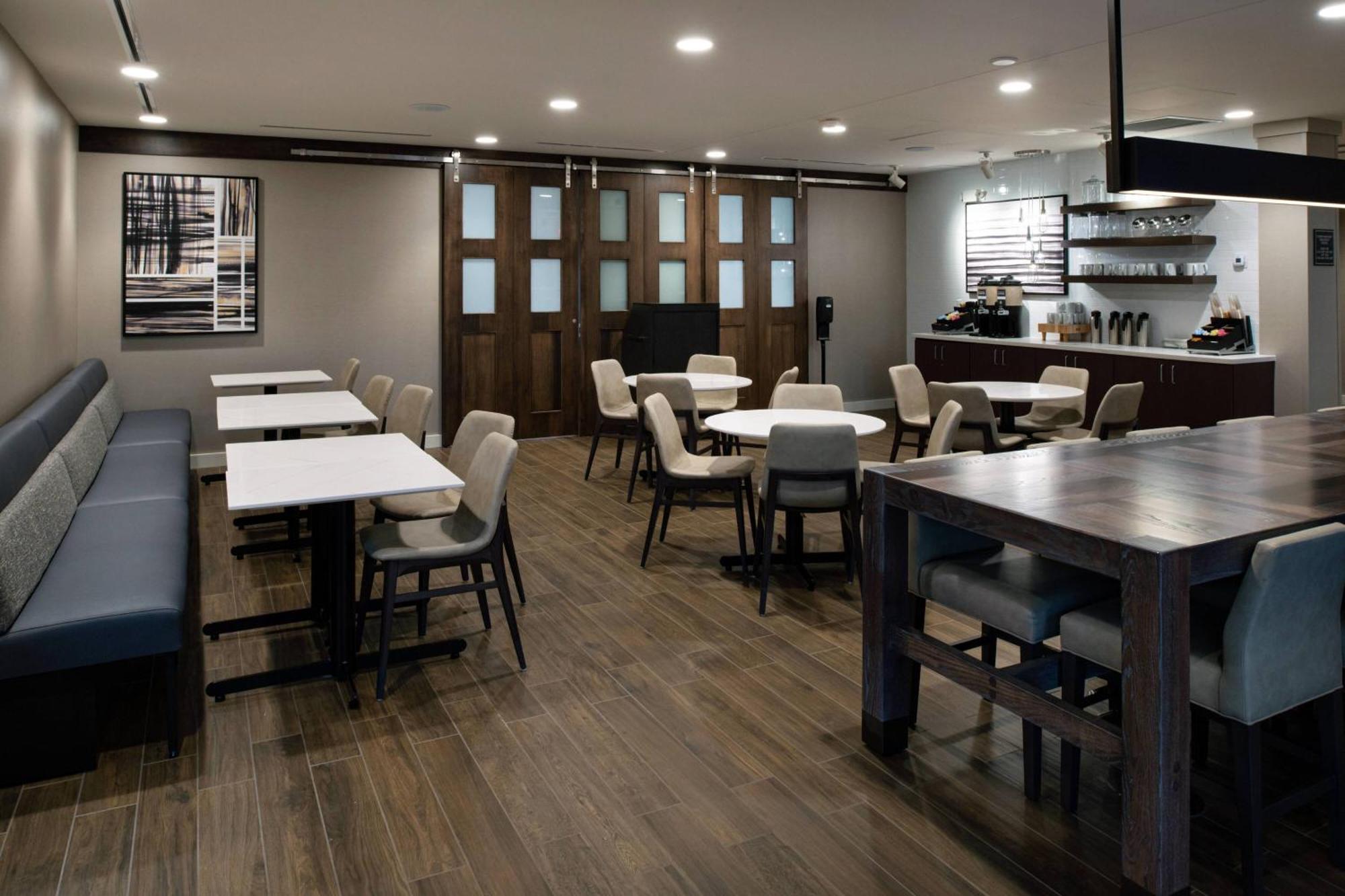 By Marriott St Louis Chesterfield