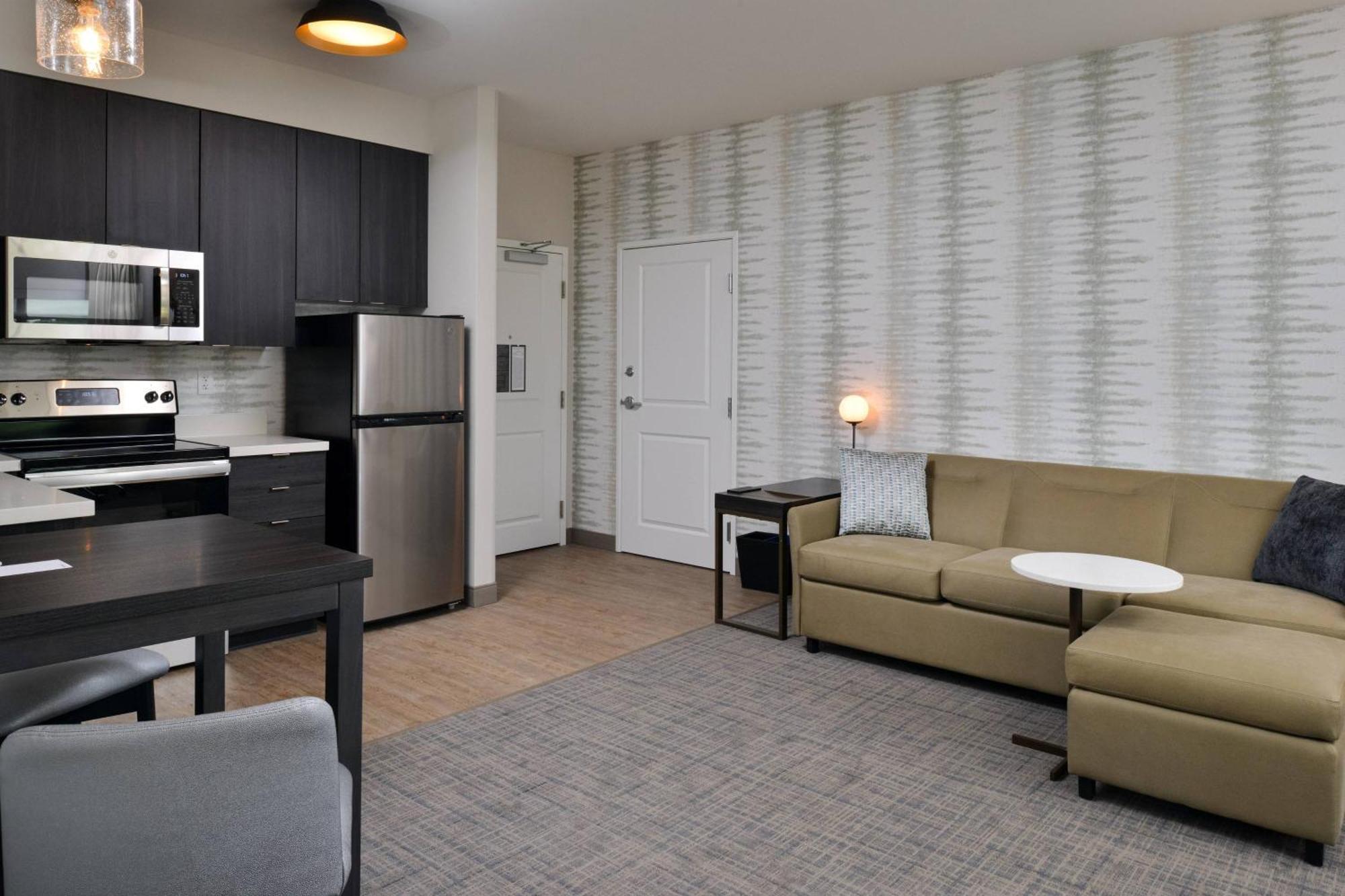 Hotel By Marriott St Louis 3*