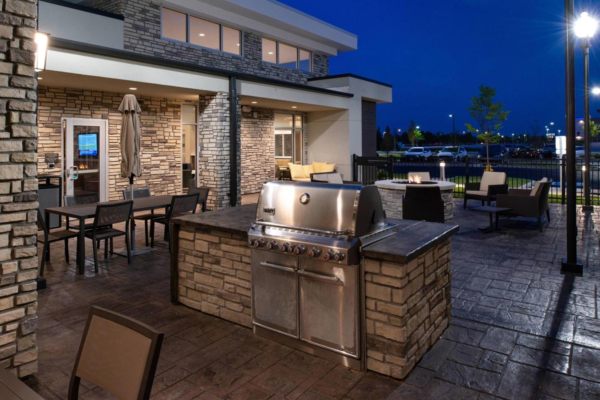 By Marriott St Louis 3*