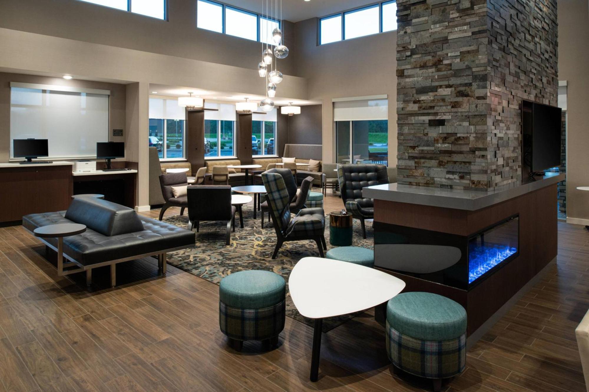 Hotel By Marriott St Louis 3*